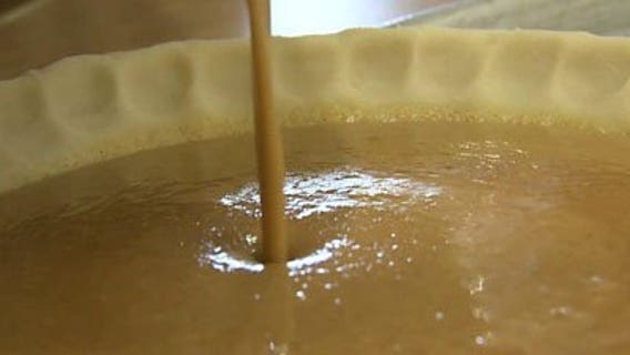 Hartland school bakes pumpkin pies, raises money for Christmas toys