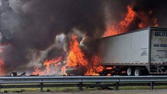 Mother sues after crash killed 5 children heading to Disney