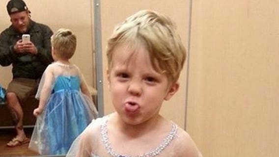 Little boy wants to be Elsa for Halloween, his dad’s response wins over the Internet