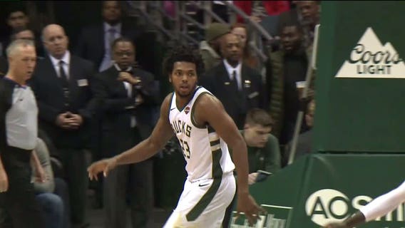 Milwaukee Bucks recall Sterling Brown from Wisconsin Herd