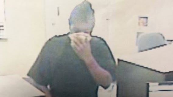 Waukesha police seeking suspect in armed bank robbery