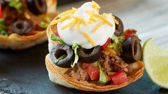 Craving Mexican food? See how to make tacos in a cup