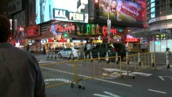 Times Square shooting: Police wound 2 bystanders by mistake
