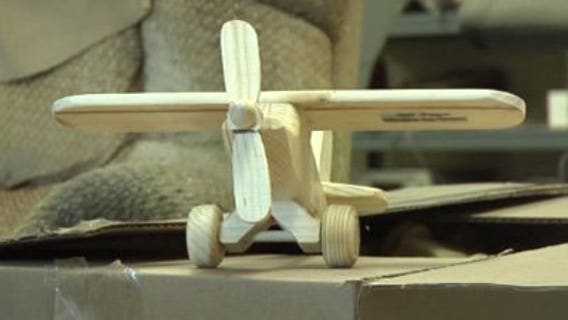 Arizona man lending Santa a helping hand, building wooden toys