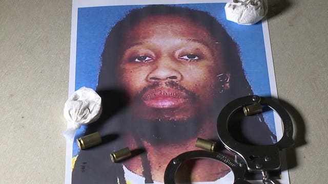 US Marshals search for Aaron Baker, an inmate 'released in error'