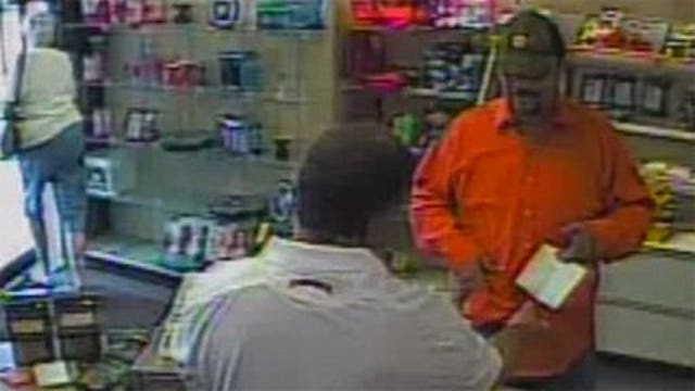 Waukesha police search for man who robbed pharmacy