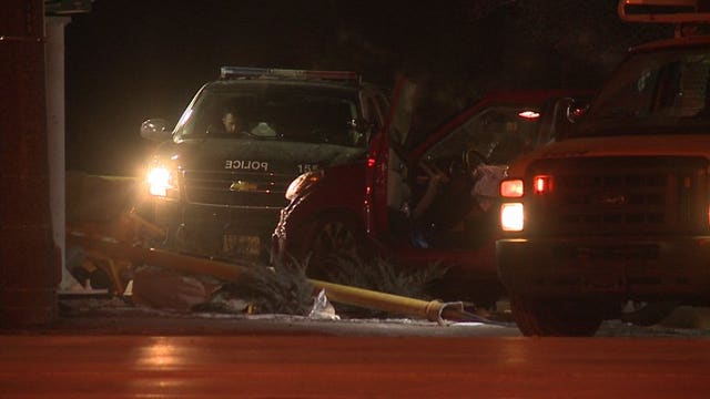 2 Milwaukee police officers injured after high-speed pursuit ended in crash near 12th and North