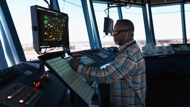 President Trump seeks to privatize US air traffic control system