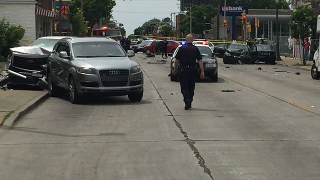 Teens ages 17, 16, 15 arrested after crash during pursuit involving four other vehicles