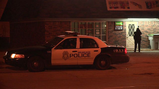 Police: 22-year-old man shot, injured while sitting in vehicle near 40th and North