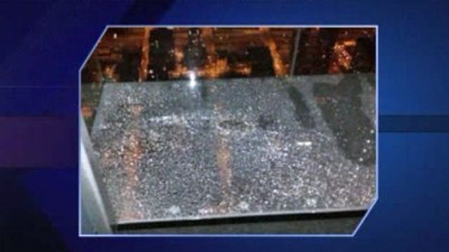 WHAT THE?! Cracks appear on ledge at Chicago's Willis Tower