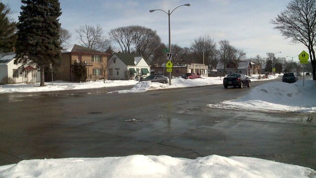 Police: Employee shot, wounded during armed robbery near 19th and Hampton