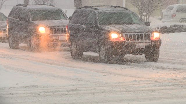 "Kind of crazy:" Lake effect snow makes for messy morning commute in Racine County