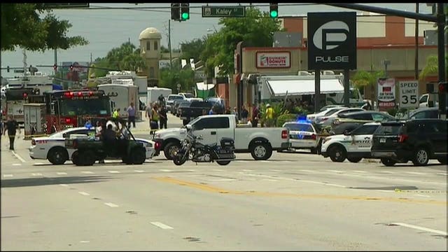 "To Orlando, we have love:" Spontaneous vigil held in Paris for Florida shooting victims