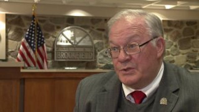 Brookfield mayor taking leave of absence, council president to fill role