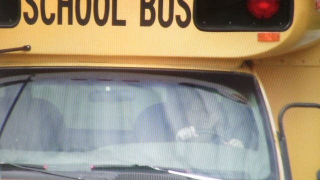 Convicted felon beats lifetime ban from school bus