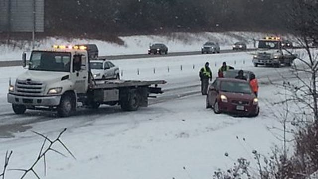 Multi-vehicle crash shuts down I-43 SB near Mequon during snowstorm