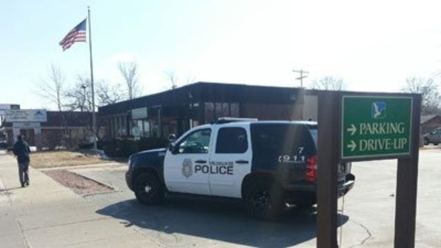 Police investigate bank robbery near 79th & Capitol