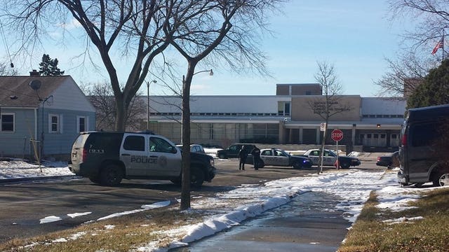 Milwaukee police seek suspects in shooting just south of Sherman & Villard