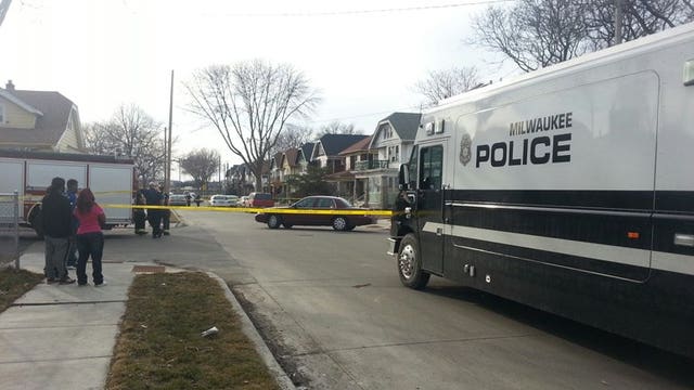 Developing: Milwaukee police block off streets near 28th and Melvina