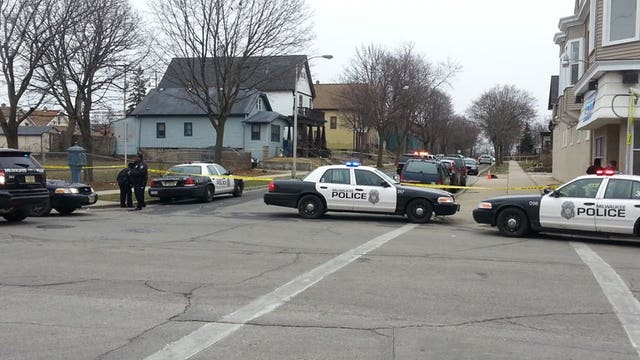 Police: 25-year-old man shot, wounded near 29th and Clybourn