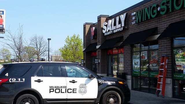 Off-duty MPD lieutenant shoots, wounds robbery suspect near 76th & Good Hope