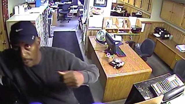 CAUGHT ON CAM: Burglars break into the Packing House restaurant