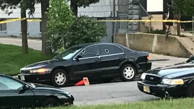 Milwaukee police investigate double shooting near 23rd and Lapham Streets