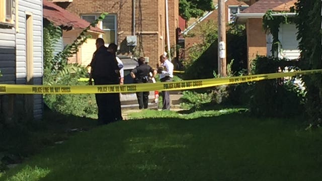 Milwaukee police: Man found dead inside vehicle near 24th Pl. & Hope Ave.
