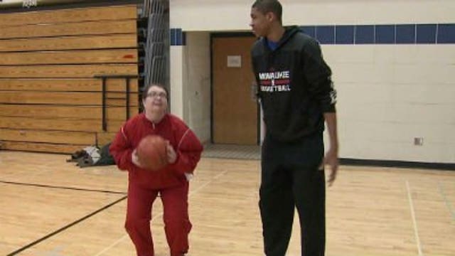 Milwaukee Bucks host Special Olympics clinic at Nicolet High School