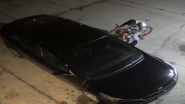 Police look to ID young men wanted in strong-armed robbery near 21st and Burleigh