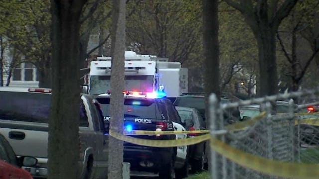 Milwaukee officer shoots, wounds armed teenager near 26th and Nash