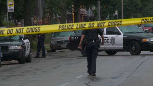 Milwaukee police respond to report of shooting near 28th & National