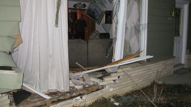 Washington County Sheriff's Office investigates hit-and-run crash to home