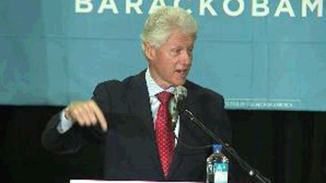 Former president Bill Clinton rallies Obama supporters in Waukesha