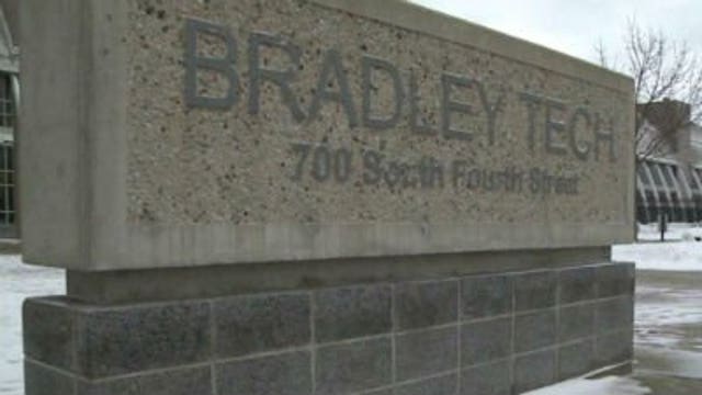 Pres. Obama's message strikes a chord with Milwaukee high school