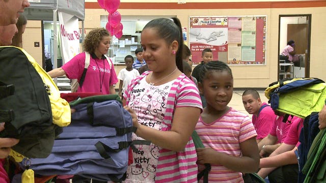 1,000 backpacks delivered to students at Allen-Field Elementary
