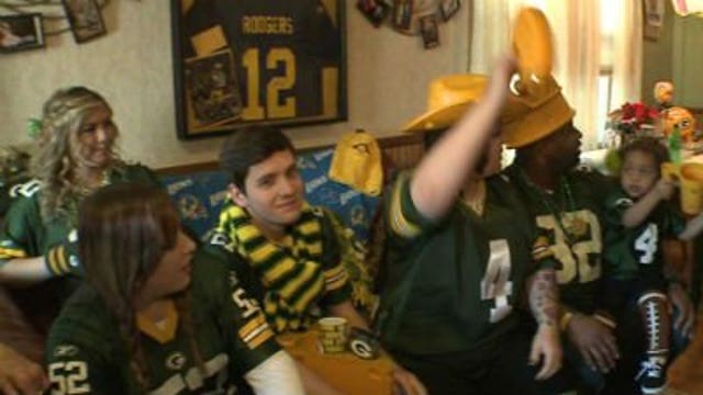 One family spends Thanksgiving rooting for Packers & Lions