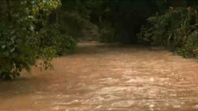 Raging floodwaters rip through Colorado town, 1 dead, 2 missing