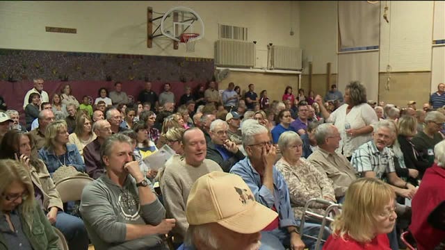 "Something needs to be done:" More than 100 pack gym in Wauwatosa to discuss recent coyote attacks