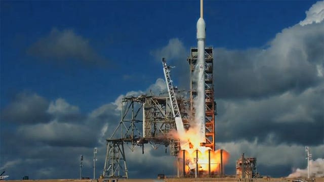 SpaceX launches Air Force's super-secret minishuttle
