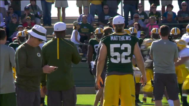 Clay Matthews on sideline for Family Night due to knee soreness: "Hopefully it's not too much longer"