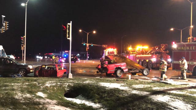 Officials: 2 hurt, 1 seriously following multi-vehicle crash in Pewaukee