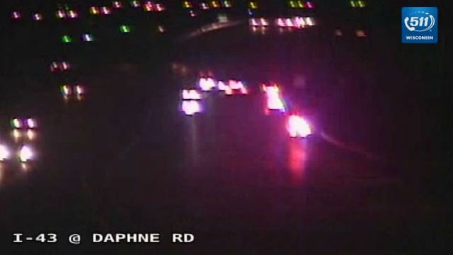 Crash closes all lanes of I-43 southbound near Good Hope Road after police pursuit