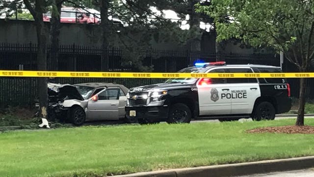Police investigate fatal crash at Highland Park on Milwaukee's west side