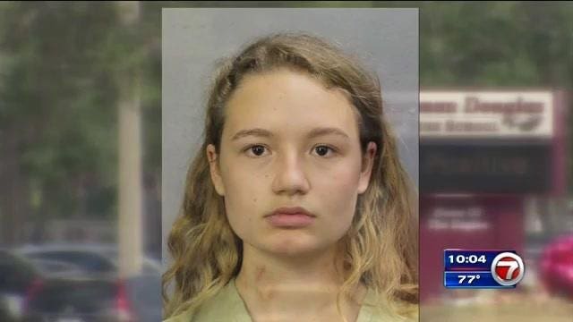 $125K bond for Stoneman Douglas student accused of bringing knife to school