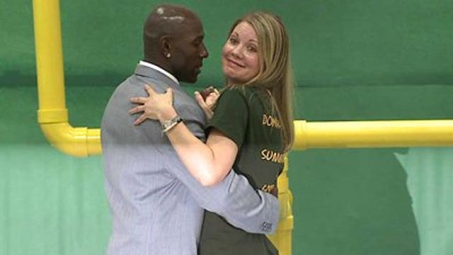 Waukesha school wins a visit from Donald Driver