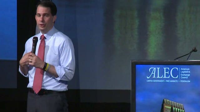 On the campaign trail, Scott Walker makes remarks at conservative gathering in San Diego