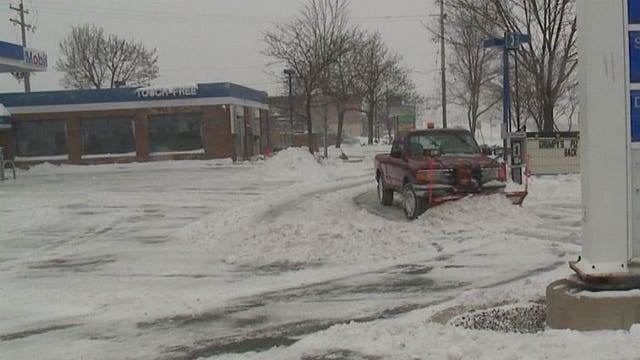 "It's easy stuff to plow:" Plow crews, residents in Waukesha try to stay ahead of the snow