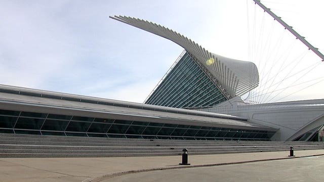 Milwaukee Public Museum, Art Museum closing to public